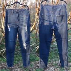 Fashion nova jeans! 👖